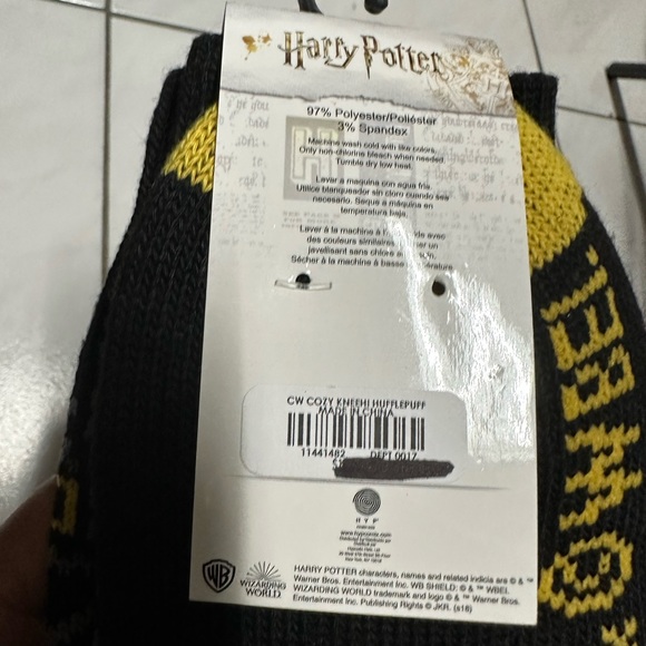 Harry Potter HUFFLEPUFF Thick Knee/Boot Socks Shoe Size 4-10 Brand New! - Picture 5 of 15